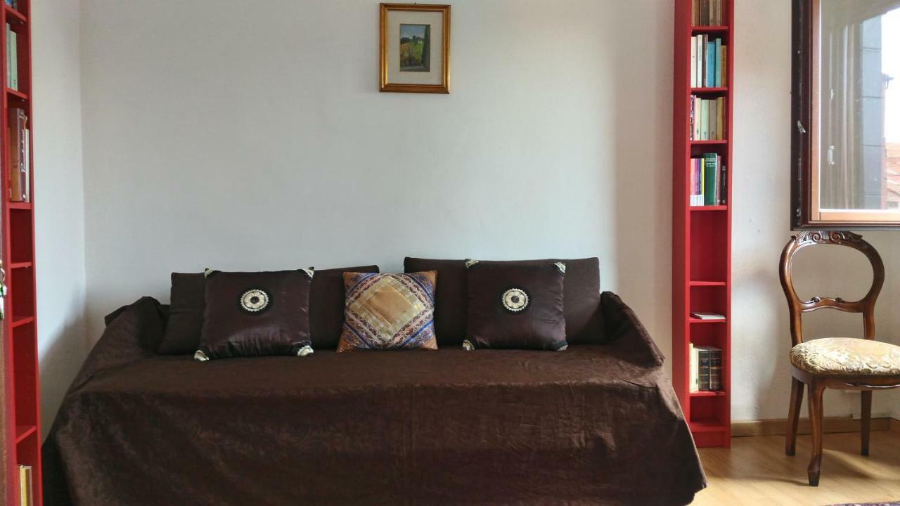 Dorsoduro461 Bed & Breakfast Venesia Bagian luar foto