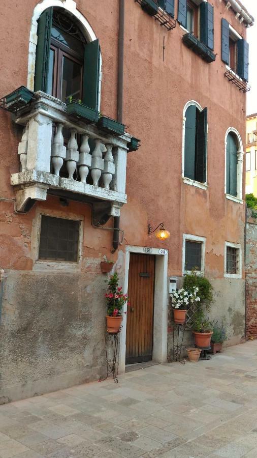 Dorsoduro461 Bed & Breakfast Venesia Bagian luar foto