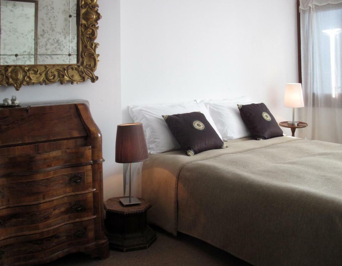 Dorsoduro461 Bed & Breakfast Venesia Bagian luar foto