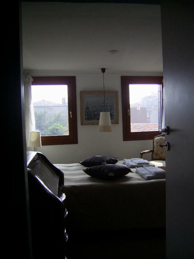 Dorsoduro461 Bed & Breakfast Venesia Bagian luar foto