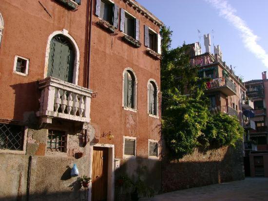 Dorsoduro461 Bed & Breakfast Venesia Bagian luar foto